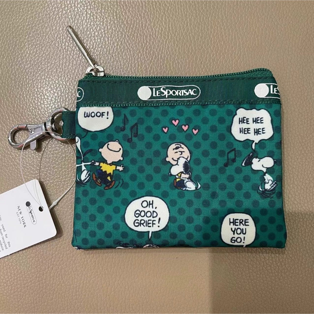 LeSportsac(レスポートサック)のポーチ　SNOOPY レスポートサック　キーホルダー レディースのファッション小物(ポーチ)の商品写真