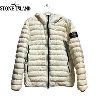 STONE ISLAND(ダウンジャケット ・ ホワイト/白色系)のフリマ STONE ISLAND(ダウンジャケット ・ ホワイト/白色系)のフリマ