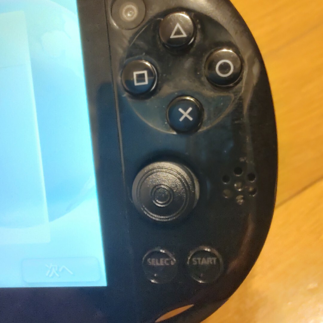 SONY(ソニー)の【訳あり動作品】PlayStation vita 2000 エンタメ/ホビーのゲームソフト/ゲーム機本体(携帯用ゲーム機本体)の商品写真