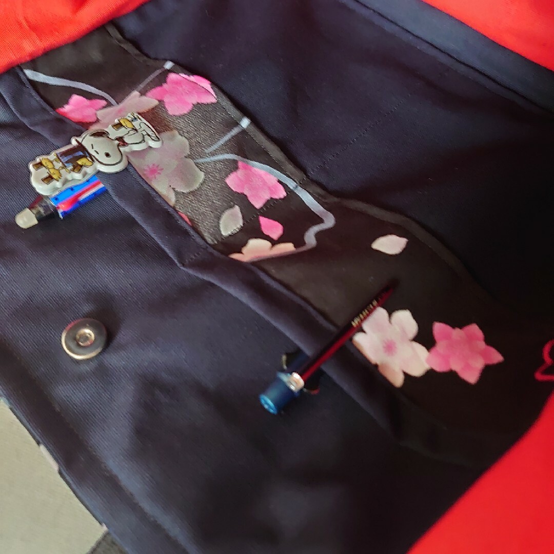 桜にバラ　サイドポケット　肩掛けトートバッグ　ハンドメイド ハンドメイドのファッション小物(バッグ)の商品写真
