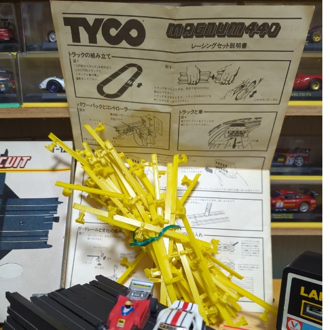 《ジャンク品》TYCO レーシングコース +レーシングカー７台 エンタメ/ホビーのおもちゃ/ぬいぐるみ(ミニカー)の商品写真