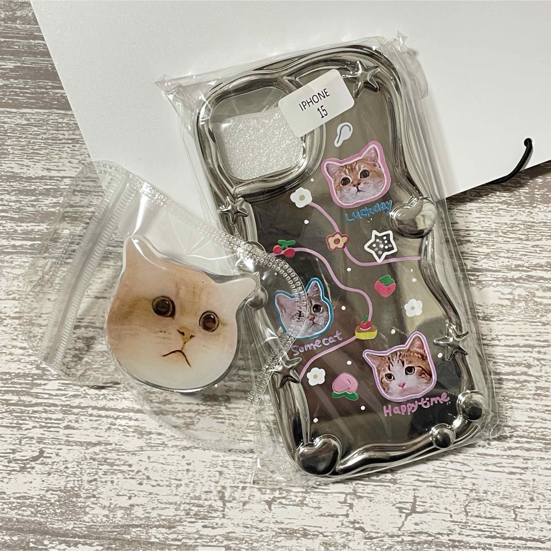 ミーム猫 ミラー iPhoneケース シルバー アイホン14 13 グリップ付 スマホ/家電/カメラのスマホアクセサリー(iPhoneケース)の商品写真