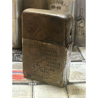 ジッポー(ZIPPO)の【ベトナムZIPPO】本物 1965年製ベトナムジッポー「ベトナム地図」(タバコグッズ)