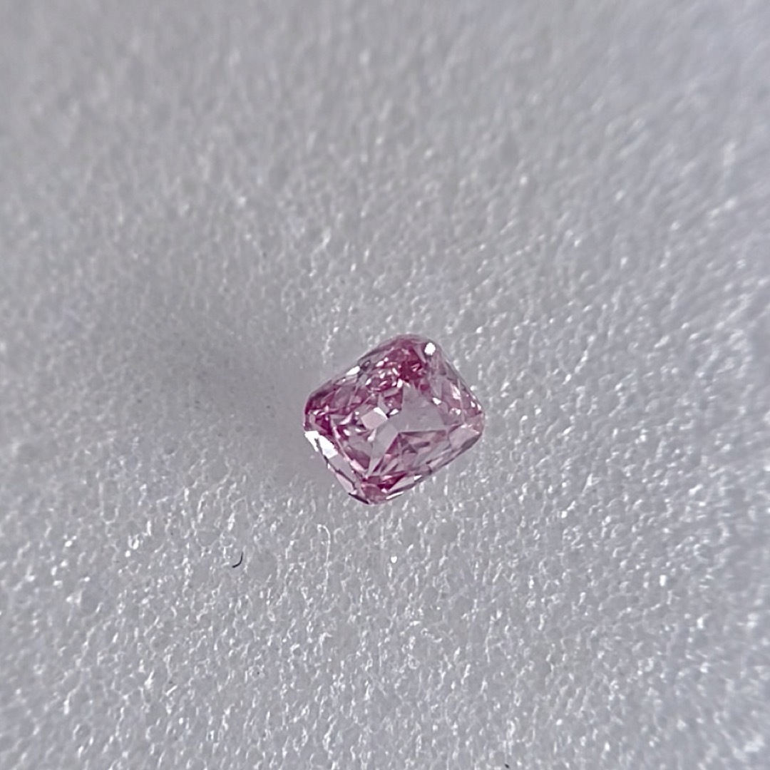 0.051ct SI-2天然ピンクダイヤFANCY INTENSE PINK レディースのアクセサリー(その他)の商品写真