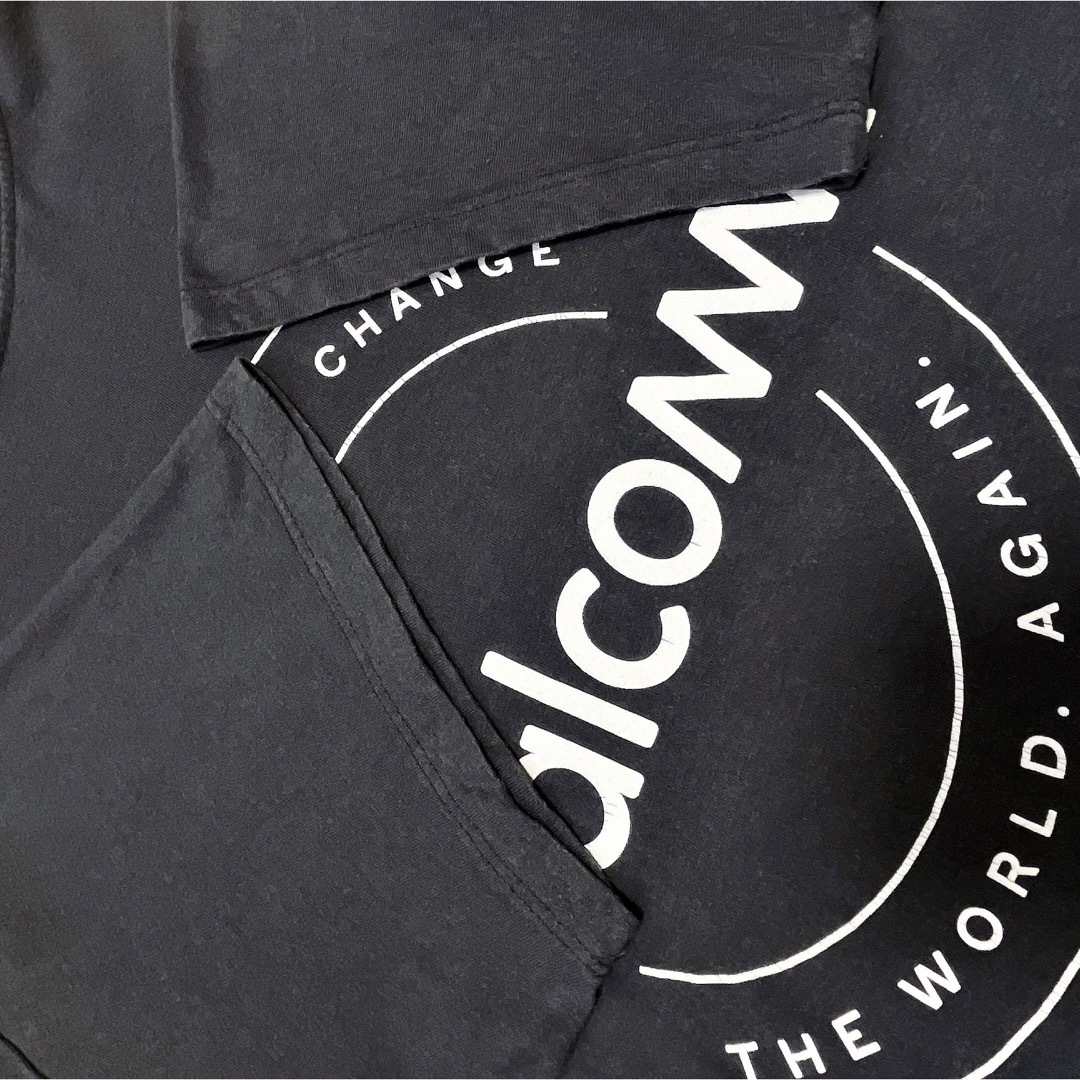 USA古着　Tシャツ　XLサイズ　ダークグレー　企業ロゴ　プリント　クルーネック メンズのトップス(Tシャツ/カットソー(半袖/袖なし))の商品写真