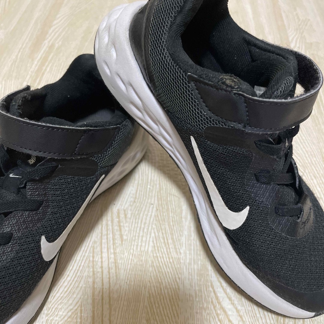 NIKE ナイキ キッズ スニーカー 21.5cm キッズ/ベビー/マタニティのキッズ靴/シューズ(15cm~)(スニーカー)の商品写真