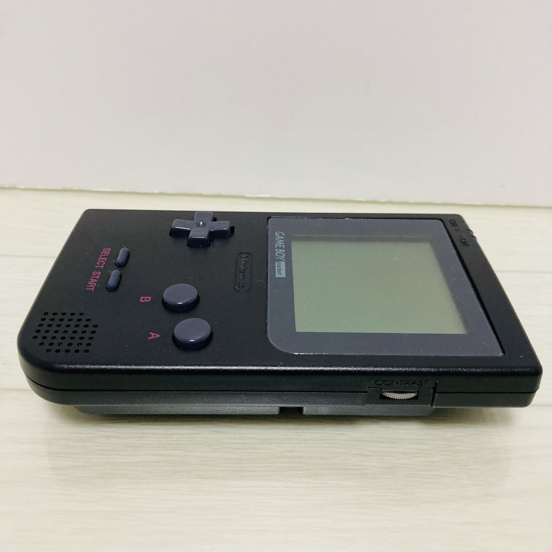 ゲームボーイ(ゲームボーイ)のゲームボーイ　ポケット　ブラック　本体　箱付GAMEBOY pocket エンタメ/ホビーのゲームソフト/ゲーム機本体(携帯用ゲーム機本体)の商品写真