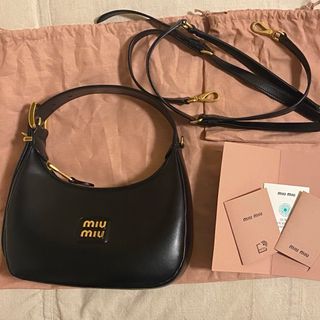 ミュウミュウ(miumiu)のmiumiu ホーボーバッグ　ショルダー　ハンドバッグ マトラッセ(ハンドバッグ)