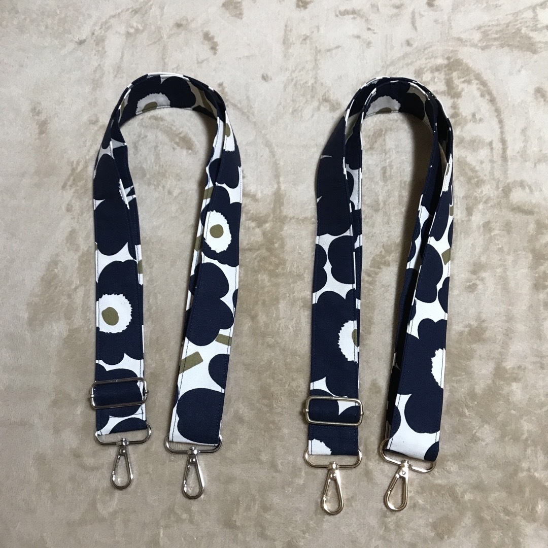 marimekko(マリメッコ)の【専用】マリメッコ    生地　ハンドメイド　2023FW ショルダーストラップ ハンドメイドのアクセサリー(キーホルダー/ストラップ)の商品写真