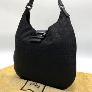 フェンディ(FENDI)の【希少モデル】フェンディ FF柄 ズッカ マンマバケット アクセサリーポーチ(ショルダーバッグ)