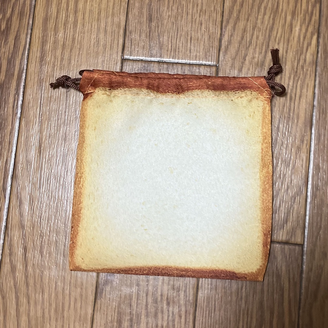 食パン型　巾着袋 レディースのファッション小物(ポーチ)の商品写真