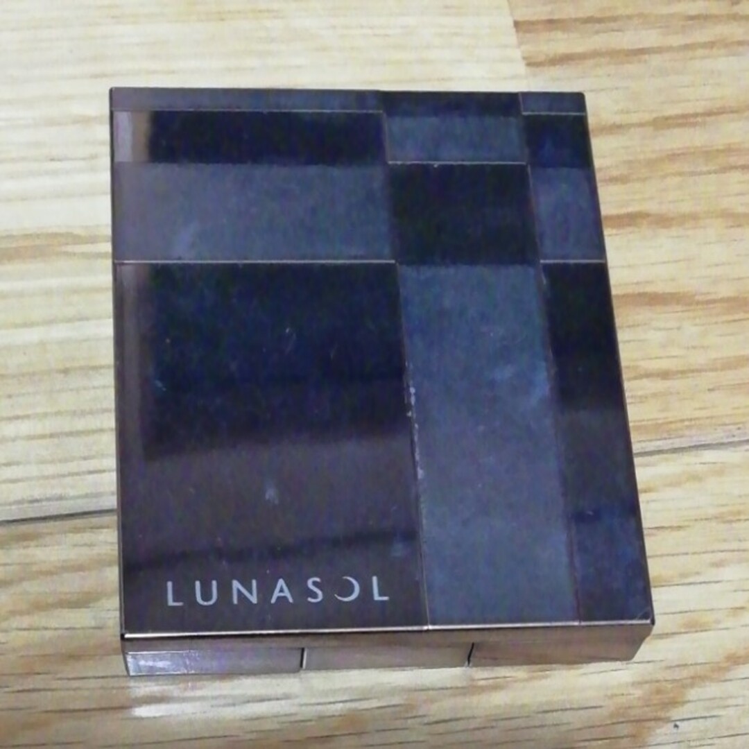 LUNASOL(ルナソル)のルナソル　スキンモデリングアイズ　01 コスメ/美容のベースメイク/化粧品(アイシャドウ)の商品写真