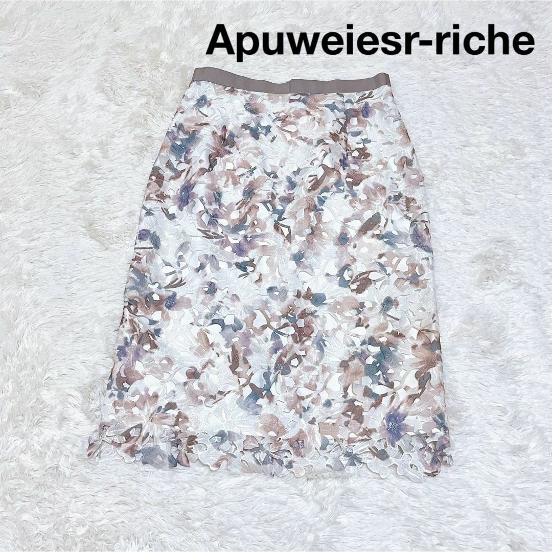 Apuweiser-riche(アプワイザーリッシェ)の美品 Apuweiesr-riche レースプリントタイトスカート 膝丈 レディースのスカート(ひざ丈スカート)の商品写真