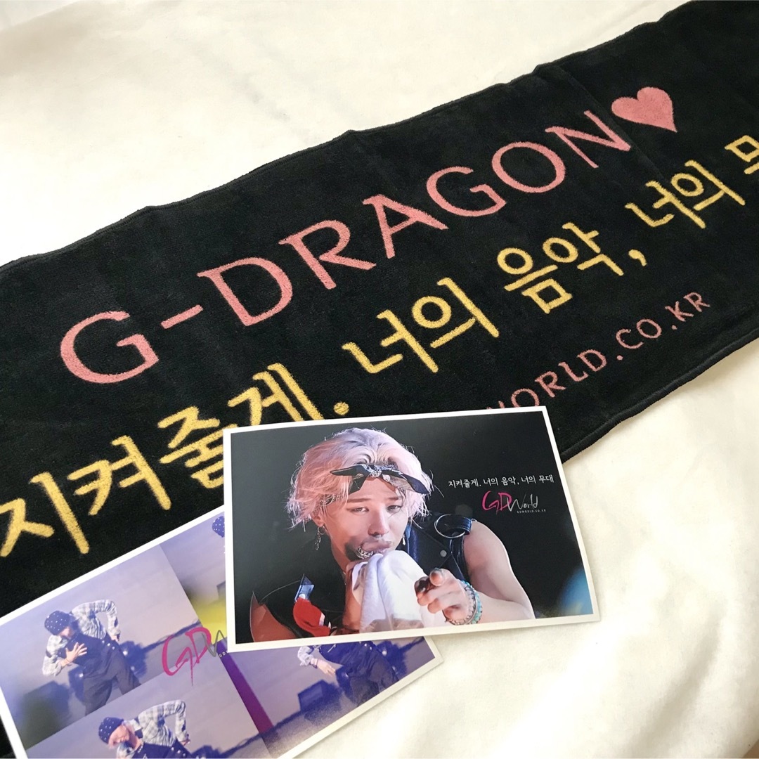 BIGBANG(ビッグバン)の【 新品未使用 】G-DRAGON GD WORLD スローガン エンタメ/ホビーのタレントグッズ(アイドルグッズ)の商品写真