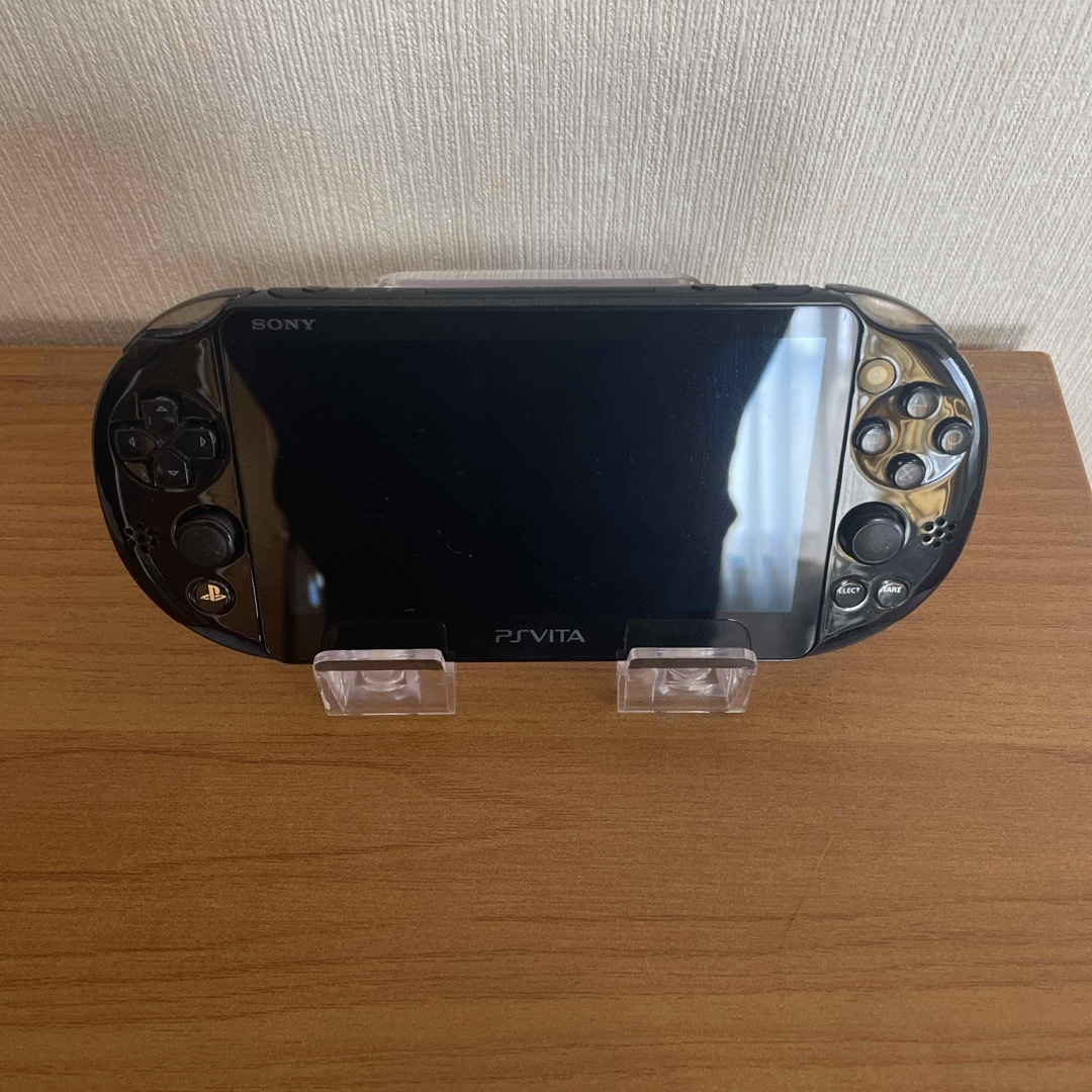 PlayStation Vita(プレイステーションヴィータ)のPSVITA2000本体 エンタメ/ホビーのゲームソフト/ゲーム機本体(携帯用ゲーム機本体)の商品写真