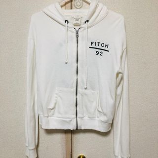 アバクロンビーアンドフィッチ(Abercrombie&Fitch)のアバクロンビー&フィッチ ロゴパーカー(パーカー)