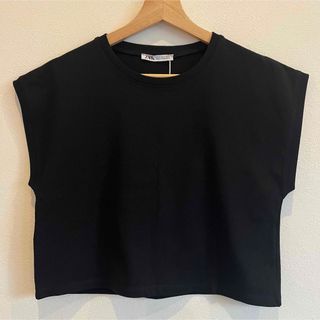 ザラ(ZARA)の【新品】ZARA ノースリーブカットソー(カットソー(半袖/袖なし))