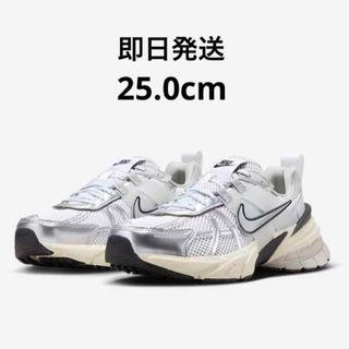 ナイキ(NIKE)の新品 NIKE ナイキ Wmns V2K Run FD0736-100 25.0(スニーカー)