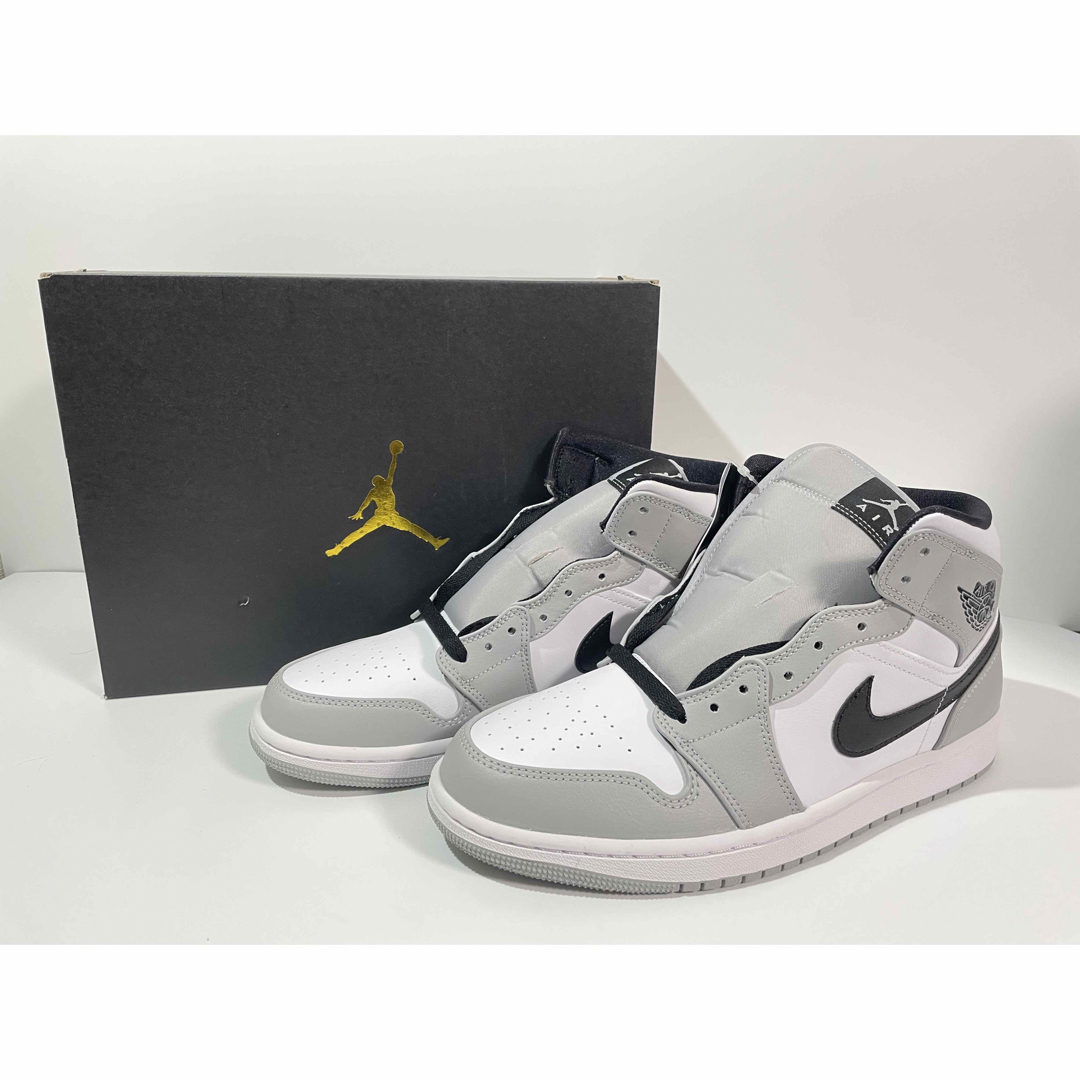 Jordan Brand（NIKE）(ジョーダン)の【新品】27cm NIKE エアジョーダン1 MID ライトスモークグレー メンズの靴/シューズ(スニーカー)の商品写真