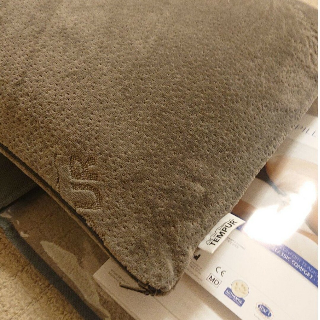 TEMPUR(テンピュール)のテンピュール コンフォートピローグレー COMFORT PILLOW GREY インテリア/住まい/日用品の寝具(枕)の商品写真