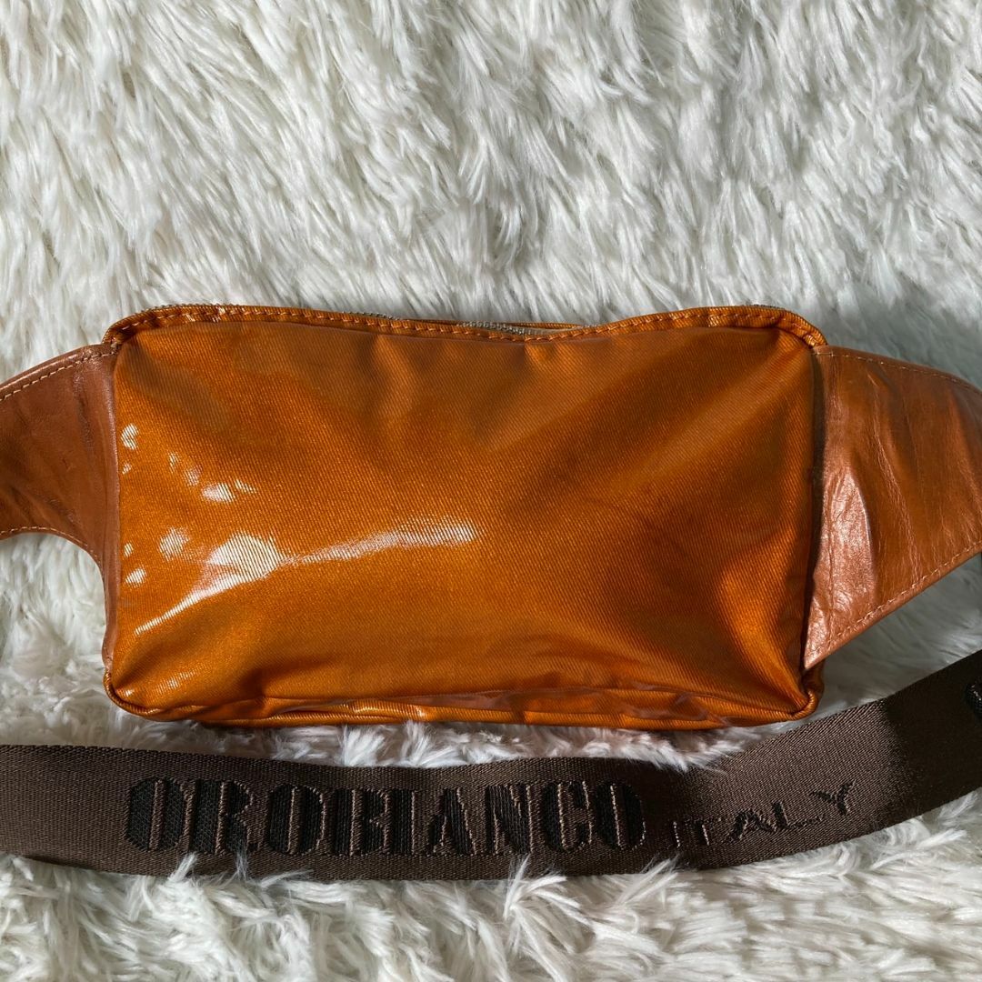 Orobianco(オロビアンコ)の美品 イタリア製 オロビアンコ レザー ナイロン ボディバッグ レディースのバッグ(ボディバッグ/ウエストポーチ)の商品写真