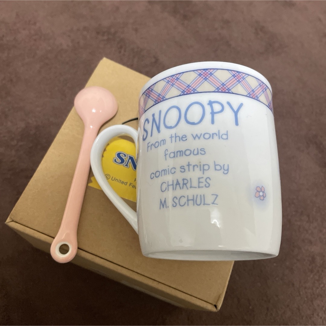 SNOOPY(スヌーピー)のスヌーピースプーン付きマグカップ インテリア/住まい/日用品のキッチン/食器(グラス/カップ)の商品写真