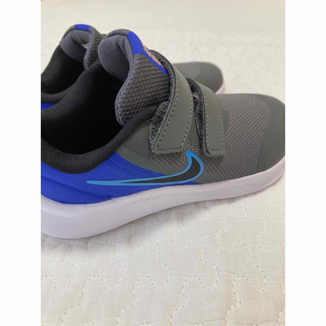 NIKE(ナイキ)のNIKE KIDS スニーカー キッズ/ベビー/マタニティのキッズ靴/シューズ(15cm~)(スニーカー)の商品写真