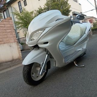 ヤマハ - ヤマハ　マジェスティ250C　白　ローダウンカスタム　195000キロ