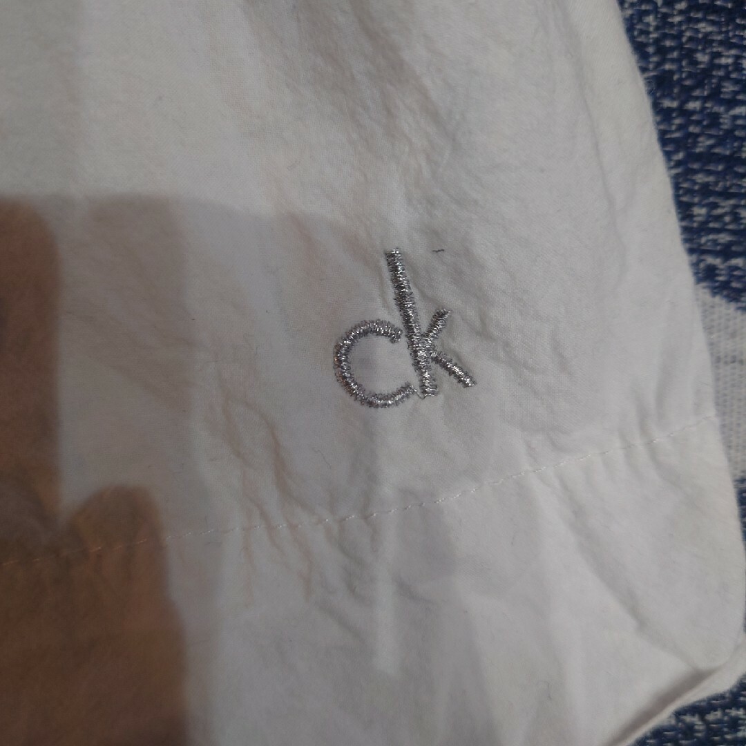 Calvin Klein(カルバンクライン)のCalvin Klein　3T　白トップス キッズ/ベビー/マタニティのベビー服(~85cm)(シャツ/カットソー)の商品写真