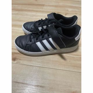 アディダス(adidas)のadidas スニーカー 22.5(スニーカー)