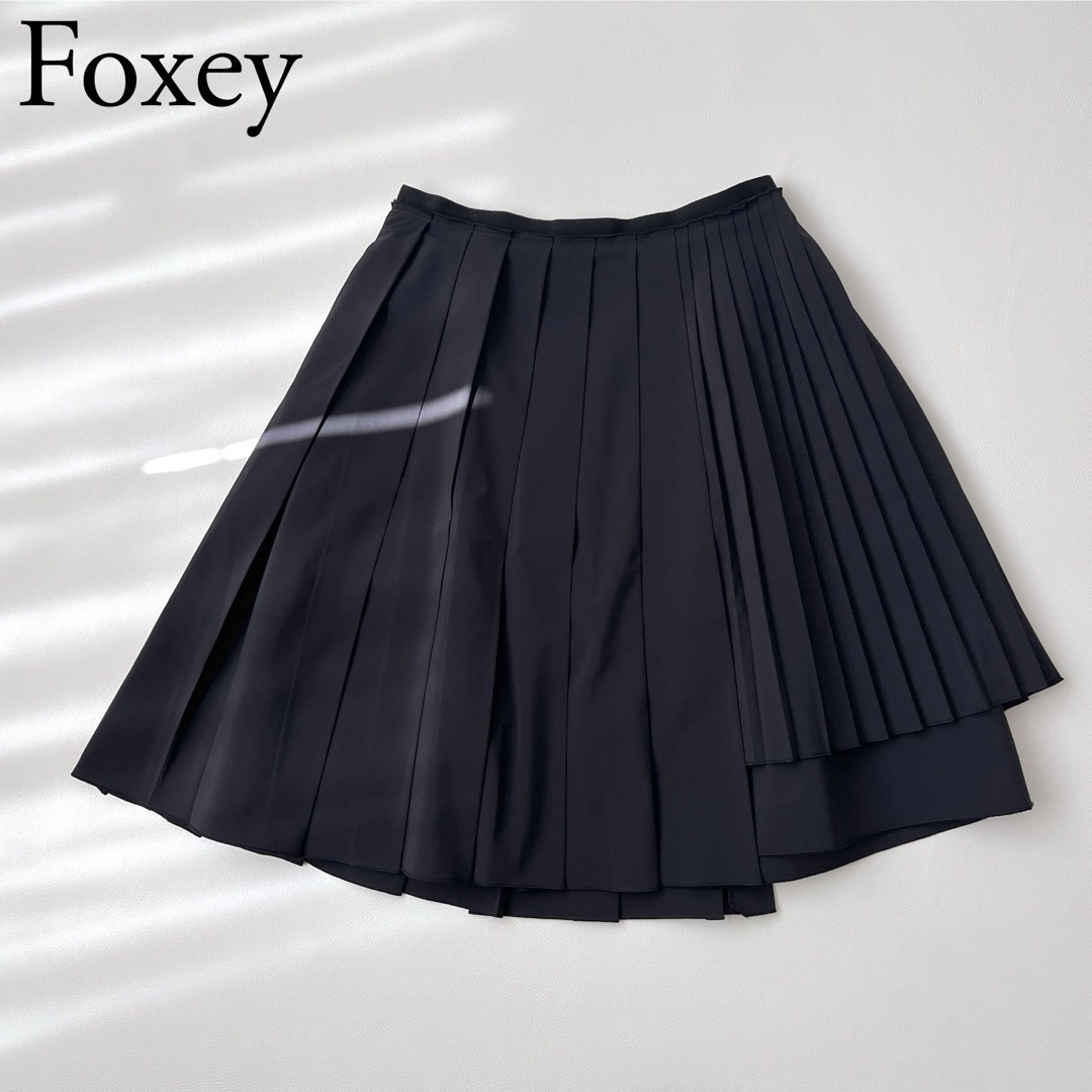 FOXEY NEW YORK(フォクシーニューヨーク)の美品 FOXEY NEWYORK フォクシー　プリーツスカート　フレアスカート レディースのスカート(ひざ丈スカート)の商品写真