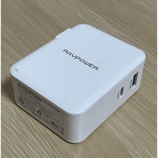 ラブパワー(RAVPower)のRAVPOWER USB + type-C急速充電器36w RP-PC078(バッテリー/充電器)