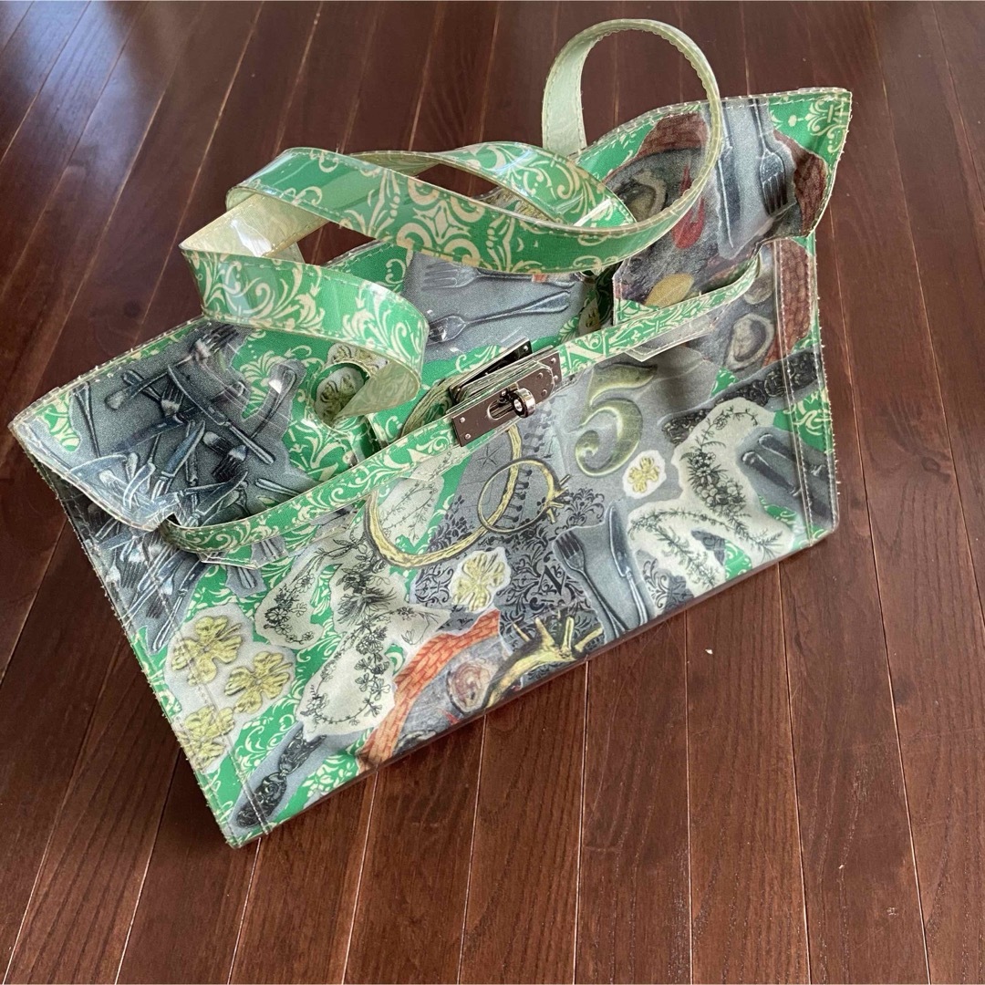 グリーン　ビニールバッグ　トートバッグ　デコパージュ　鞄　旅行　海　プール　美品 レディースのバッグ(トートバッグ)の商品写真