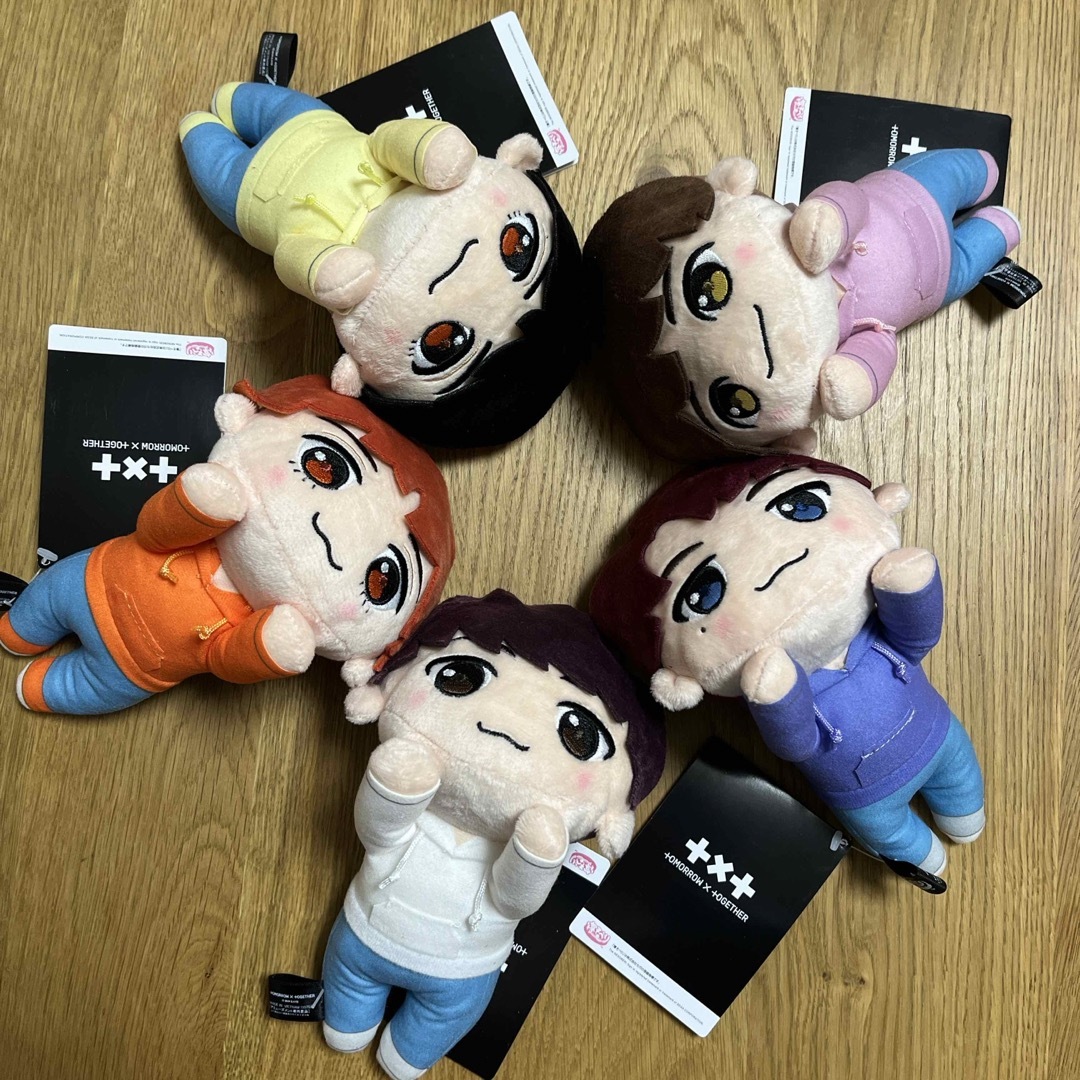 ボムギュ BEOMGYU 寝そべりぬいぐるみ 生き返ら CROWN 2体セット ボムギュ BEOMGYU 寝そべりぬいぐるみ 生き返ら CROWN 2体セット