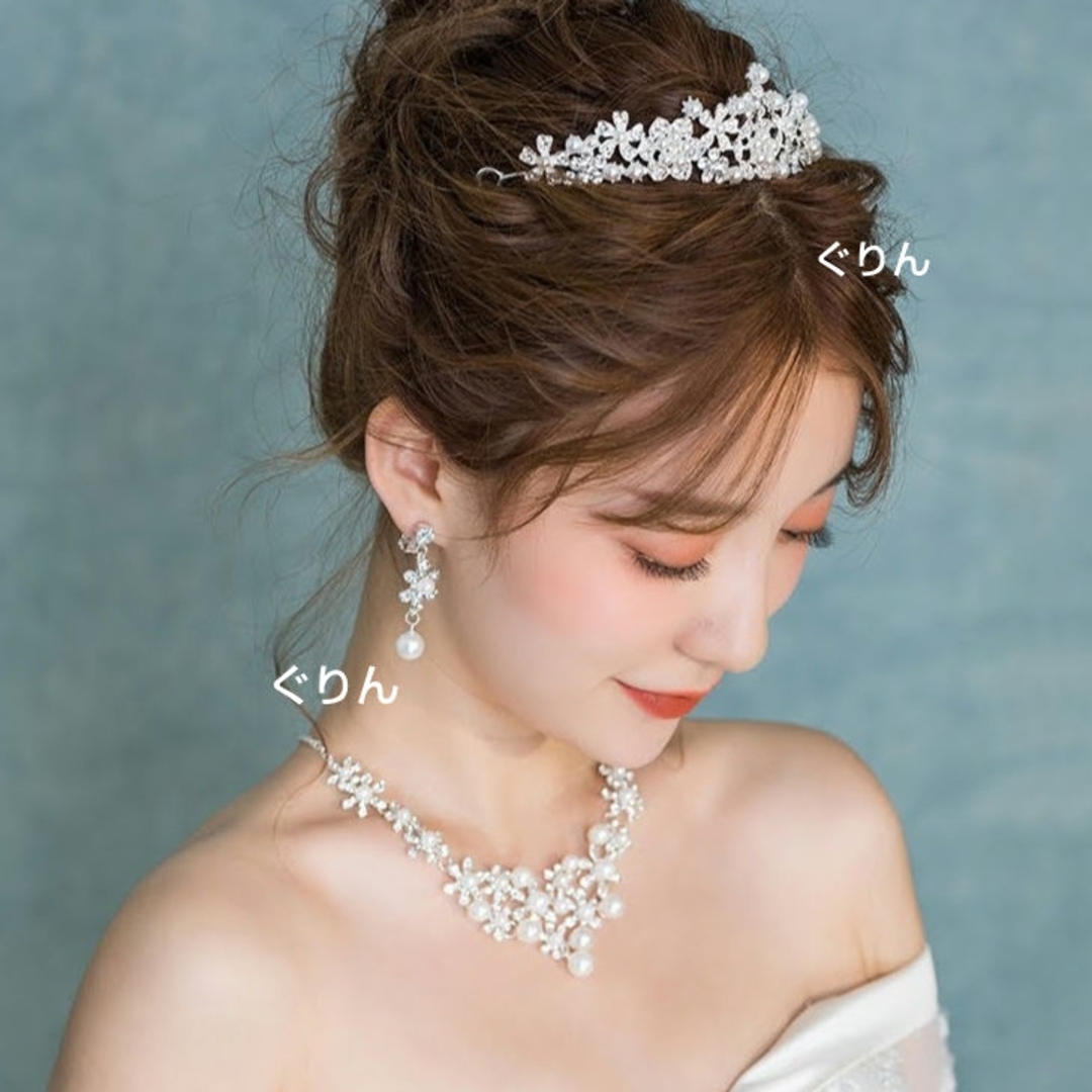 ✨新品 可愛い 小花   パール ネックレス・イヤリング  ウェディング 結婚式 ハンドメイドのウェディング(その他)の商品写真