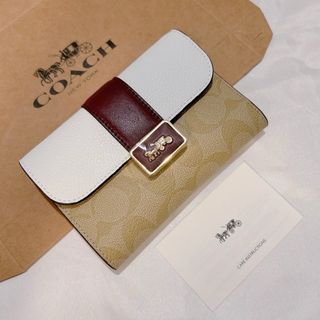 コーチ(COACH)のCOACH  三つ折り　財布　ホワイト　レザー　未使用品(財布)