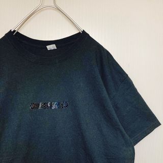 UNDEFEATED - UNDEFEATED アンディフィーテッド ホログラムロゴ Tシャツ ブラック