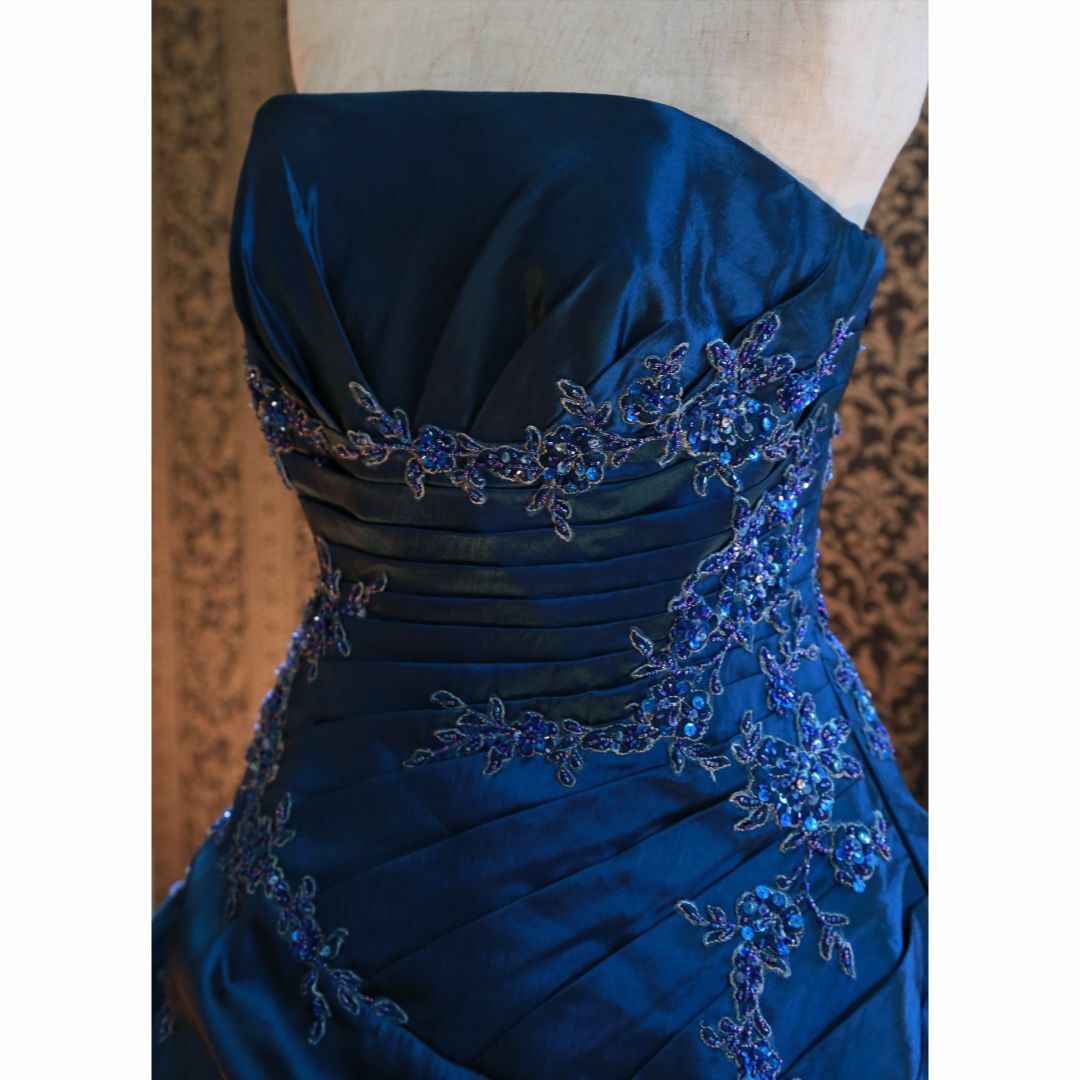 大きいサイズ15号ネイビーブルーカラードレス高級ウエディングドレス3Lサイズ レディースのフォーマル/ドレス(ウェディングドレス)の商品写真