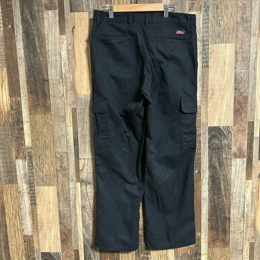 Dickies(ディッキーズ)のディッキーズ カーゴパンツ ブラック ロゴ ワークパンツ USA古着 アメカジ メンズのパンツ(ワークパンツ/カーゴパンツ)の商品写真