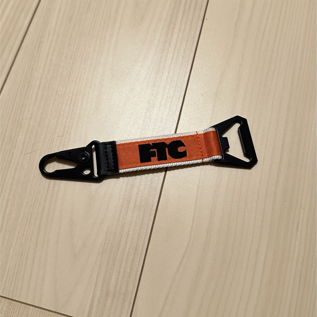 FTC(エフティーシー)のftc ボトルオープナーキーチェーン メンズのファッション小物(キーホルダー)の商品写真