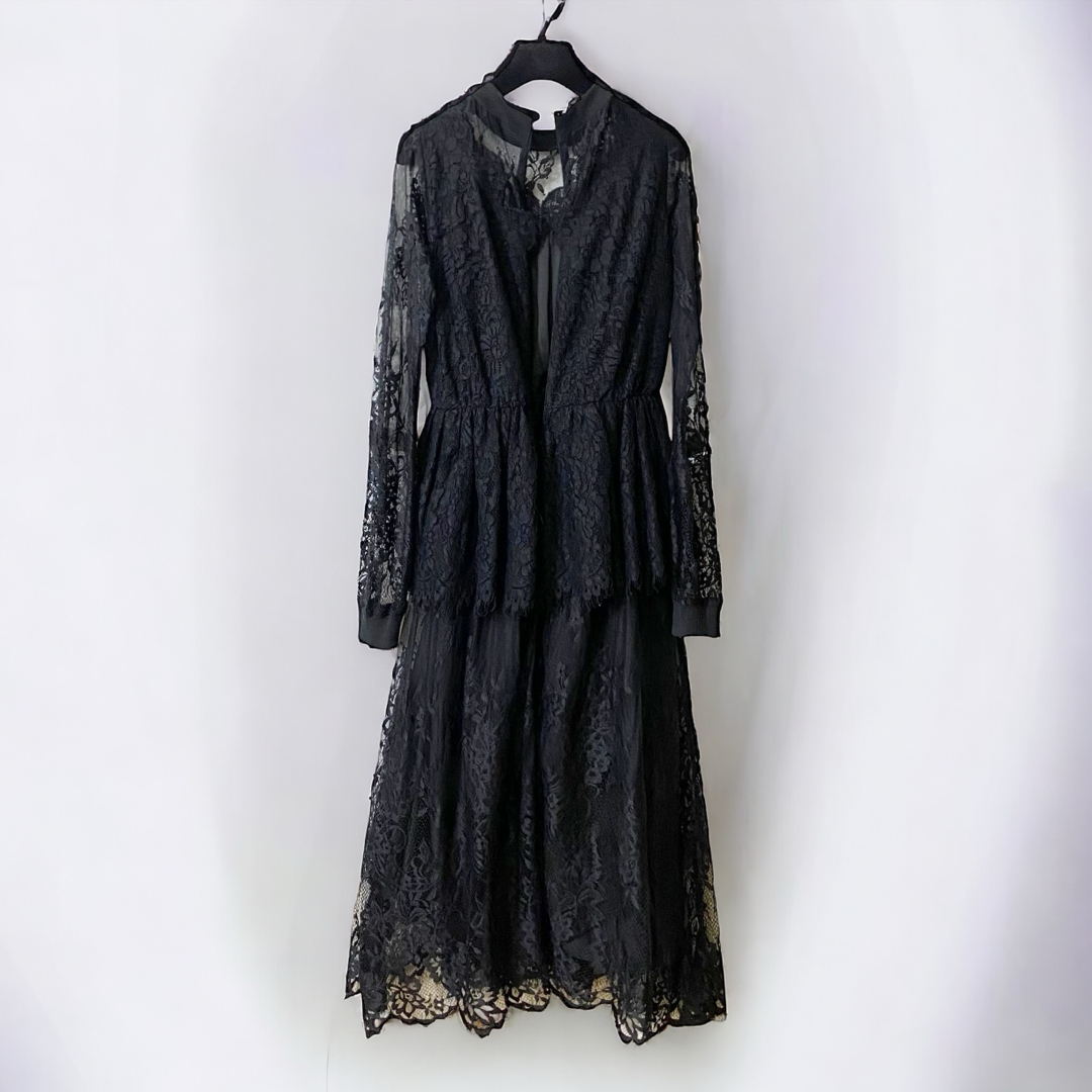 Ameri VINTAGE(アメリヴィンテージ)の【AMERI】  LACE LAYERED DRESS  ペチコート付 レディースのワンピース(ロングワンピース/マキシワンピース)の商品写真