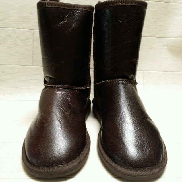 UGG(アグ)の♡わんわん様専用♡UGG Australia クラックレザー　25cm　ブラウン レディースの靴/シューズ(ブーツ)の商品写真