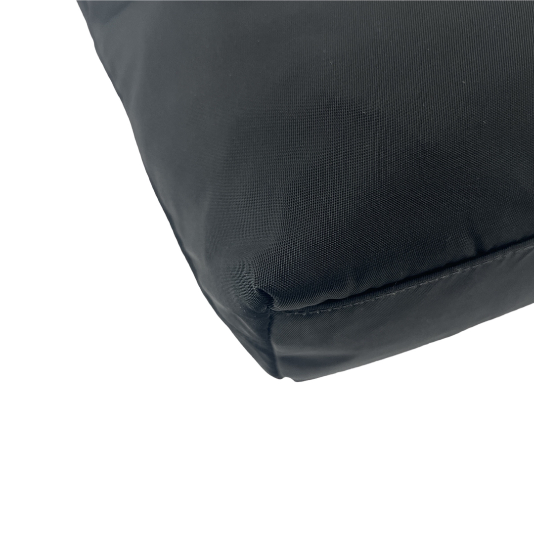 PRADA(プラダ)のPRADA  プラダ　ハンドバッグ　手提げ　三角ロゴ　ブラック　テスートナイロン レディースのバッグ(ハンドバッグ)の商品写真