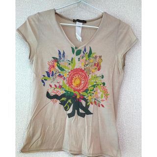 ナンバージュウイチ(n゜11)のn°11花束モチーフTシャツ(Tシャツ(半袖/袖なし))