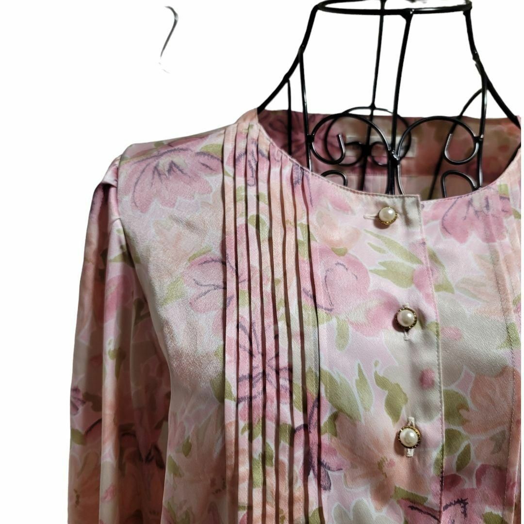 昭和レトロ　ブラウス　パールボタン　花柄　ピンク　ヴィンテージ レディースのトップス(シャツ/ブラウス(長袖/七分))の商品写真