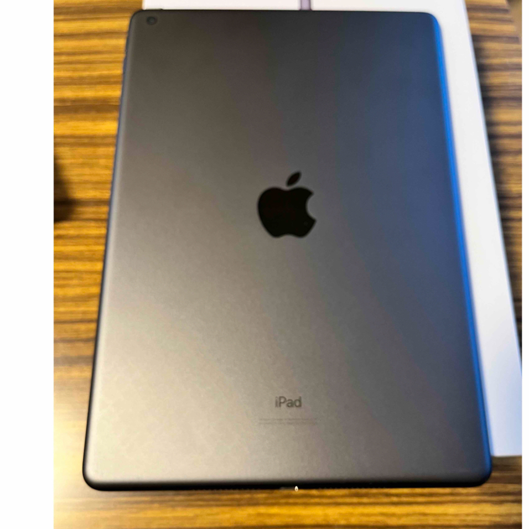 Apple(アップル)のiPad第7世代Wi-Fi 32GB スペースグレイ スマホ/家電/カメラのPC/タブレット(タブレット)の商品写真