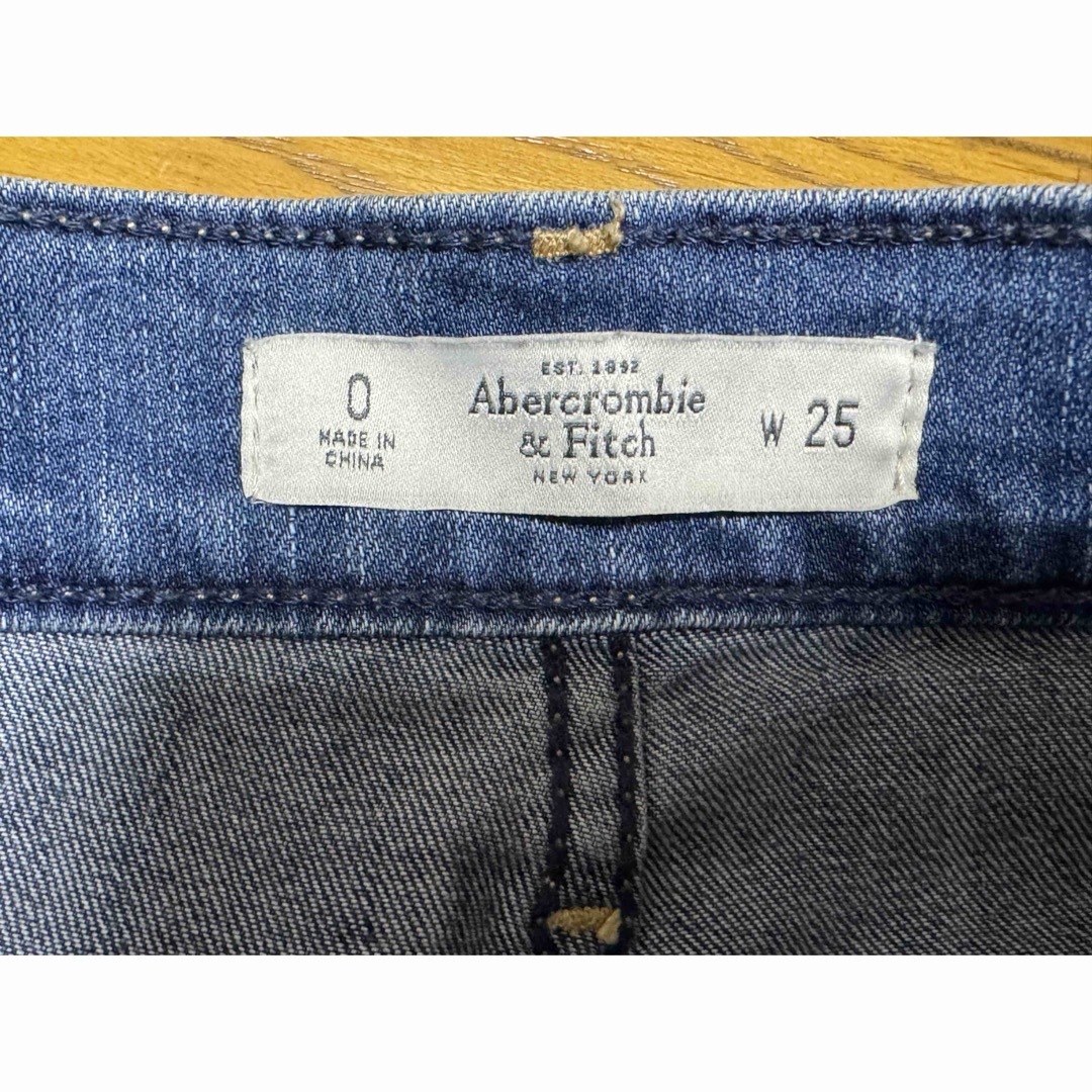 Abercrombie&Fitch(アバクロンビーアンドフィッチ)のアバクロ　デニム　ショートパンツ　ショーパン レディースのパンツ(デニム/ジーンズ)の商品写真