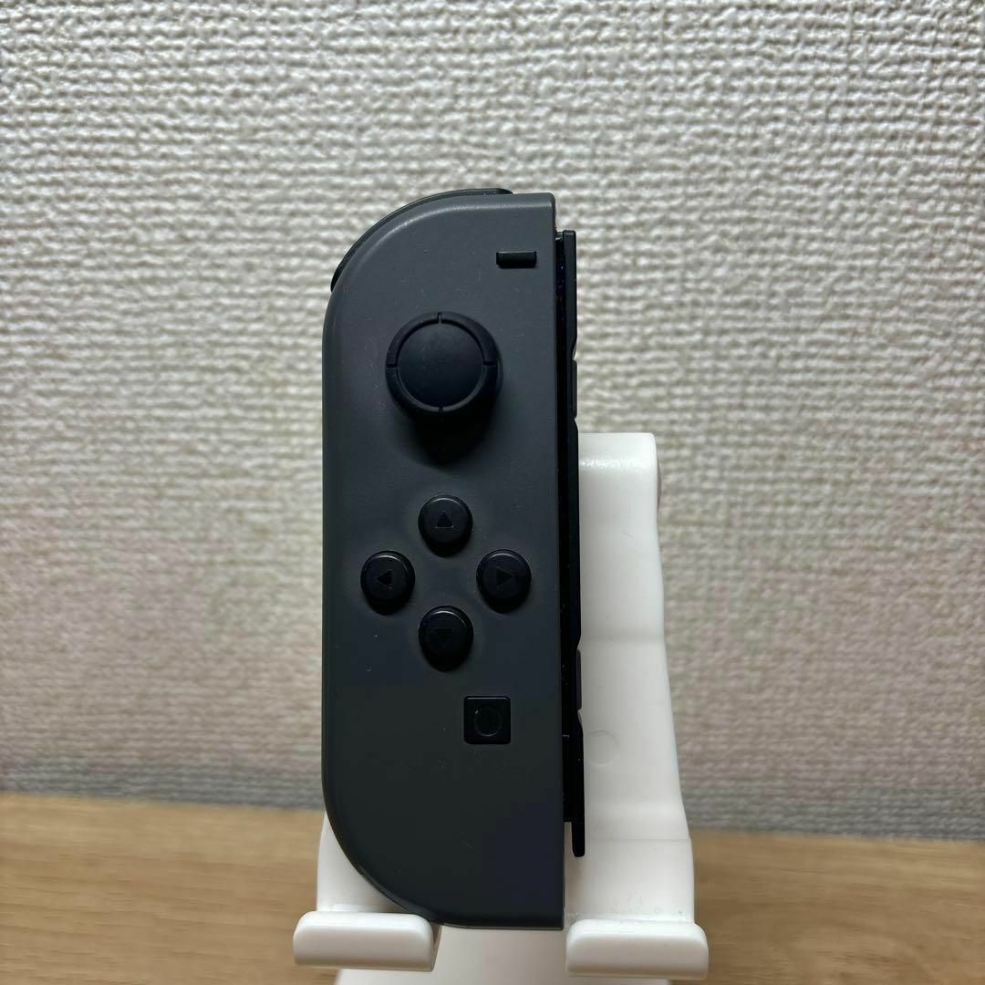 【動作確認済み】JOY-CON (L) グレージョイコン左 エンタメ/ホビーのゲームソフト/ゲーム機本体(家庭用ゲーム機本体)の商品写真