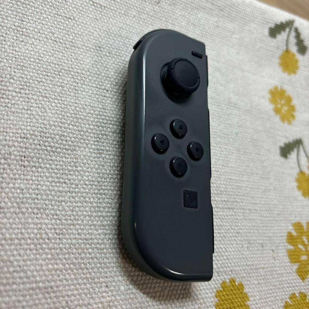 【動作確認済み】JOY-CON (L) グレージョイコン左 エンタメ/ホビーのゲームソフト/ゲーム機本体(家庭用ゲーム機本体)の商品写真