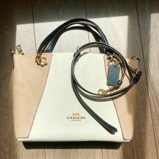 COACH  バック　ショルダーバック　ハンドバッグ(ショルダーバッグ)